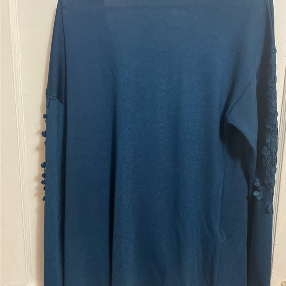 NWT! Suzanne Betro Lace Trim Surplice Button Detail Tunic- Emerald Blue - Large - Picture 5 of 10